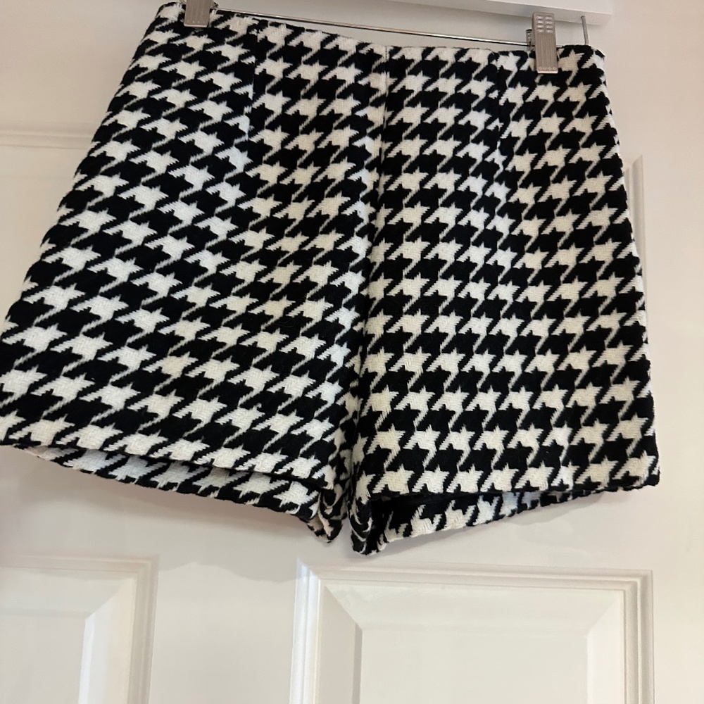 Dogtooth high rise mini shorts